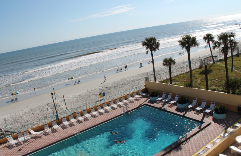 Outdoor pool at Fountain Beach Resort.