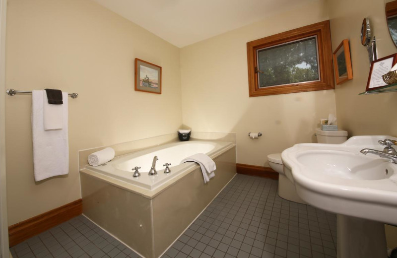 Guest bathroom at Kettle Creek Inn & Restaurant.