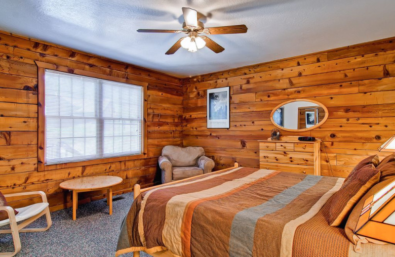Rental bedroom at Yosemite's Scenic Wonders.