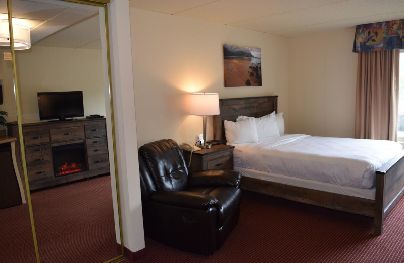 Guest room at Harbor Shores on Lake Geneva.