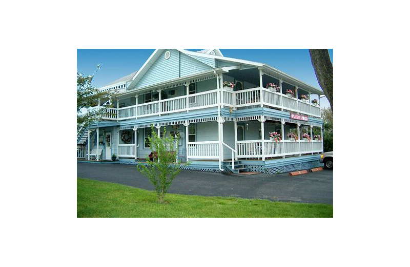 Exterior view of Landmark Inn.