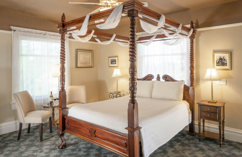 Guest room at Böttger Mansion of Old Town.