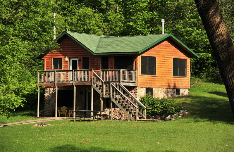 Cottage exterior at Bug-Bee Hive Resort.