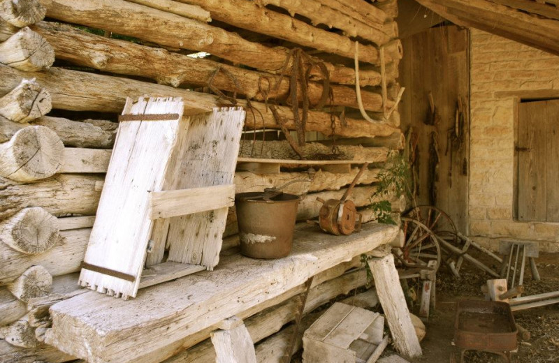 Cabin exterior at Settlers Crossing.