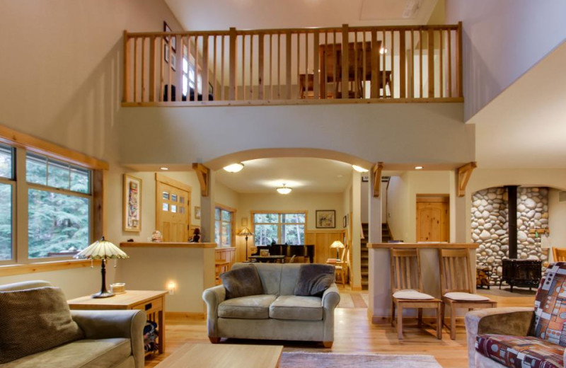 Living room at Olympic Foothills Lodge.