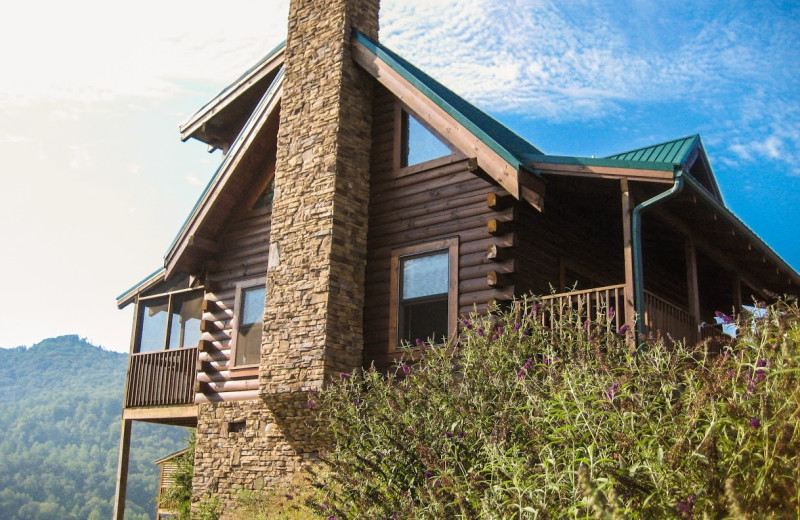 Cabin exterior at Eagles Ridge Resort.