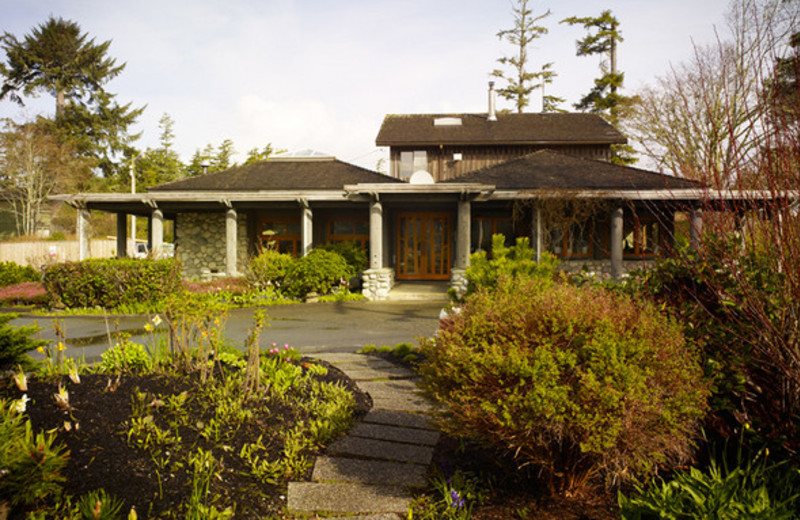 Exterior View of Pacific Sands Beach Resort 