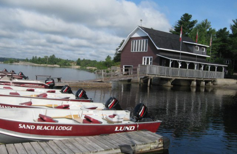 Welcome to Sand Beach Lodge