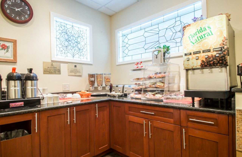 Breakfast at Clarion Hotel Park Avenue.