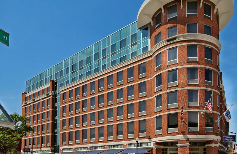 Exterior view of Hampton Inn and Suites Columbus Downtown.