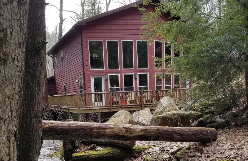 Cabin exterior at Stonecrest Cabins.