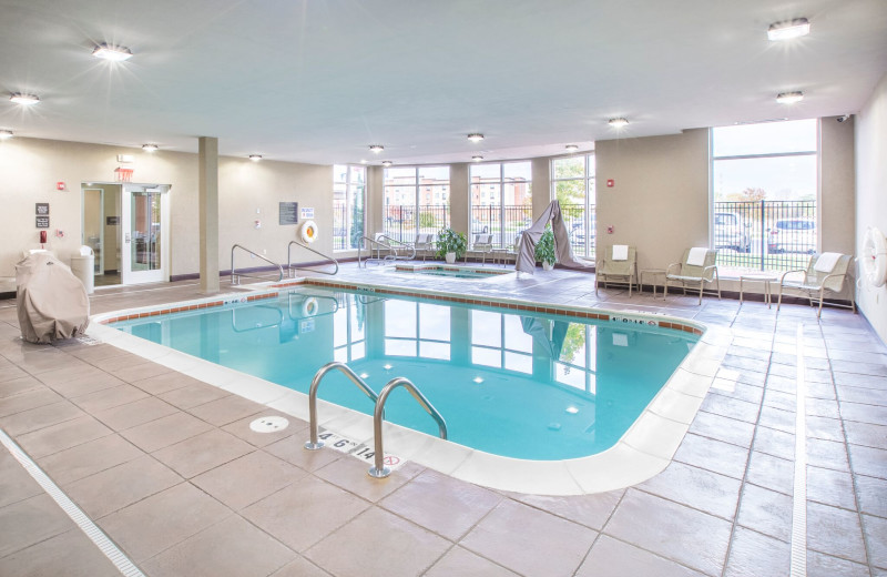 Indoor pool at Hilton Garden Inn - Benton Harbor.