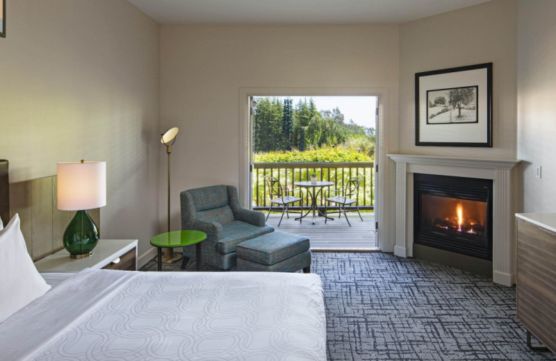 Guest room at The Lodge at Sonoma Renaissance Resort 