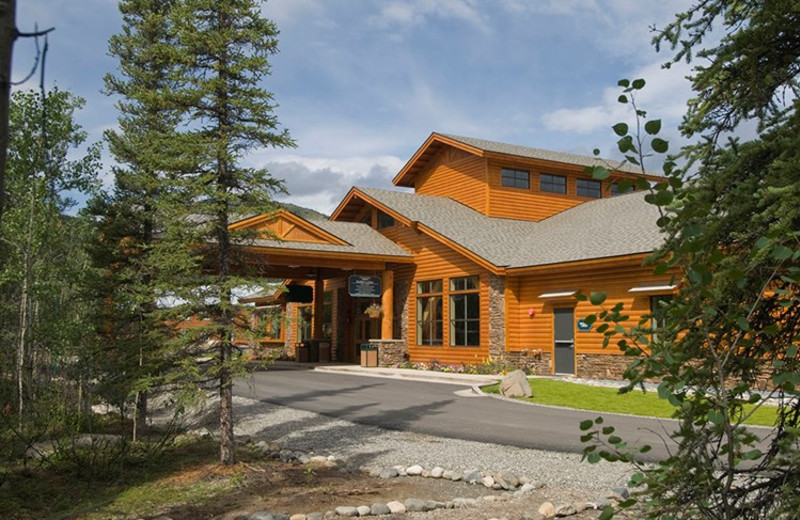 Exterior view of Denali Park Resorts.