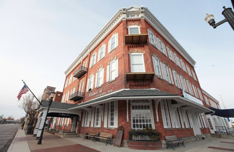 Exterior view of The Island House Hotel.