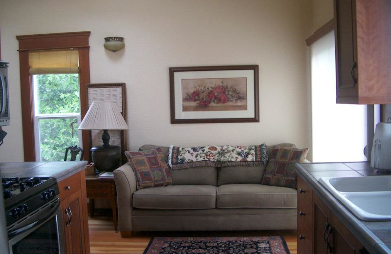 Guest room at Ashland's Main St Inn.