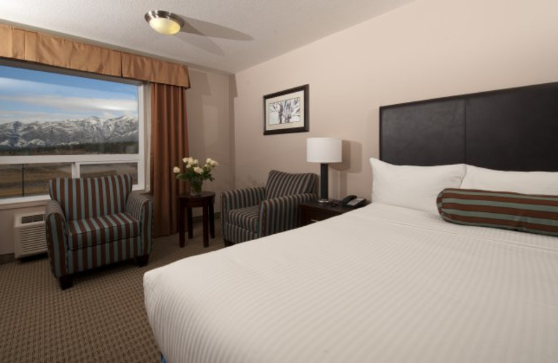 Guest room at Stoney Nakoda Resort & Casino.