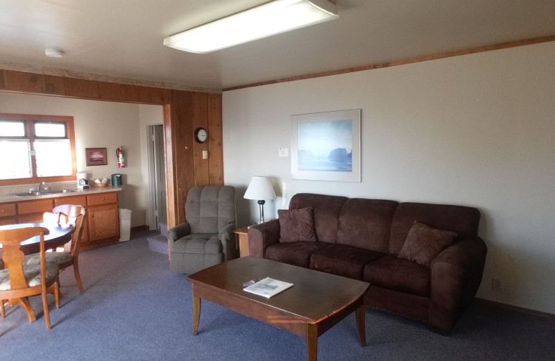 Guest living room at Sunset Oceanfront Lodging.