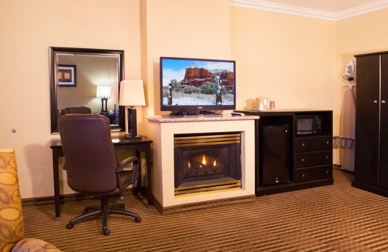 Guest room at Desert Quail Inn.