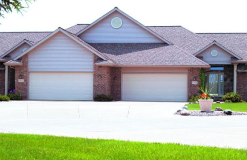 Condo exterior at Lakeview Hills Golf Resort.