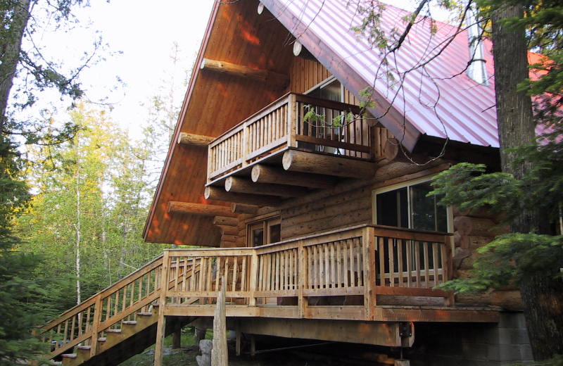 Exterior view of Heston's Lodge.
