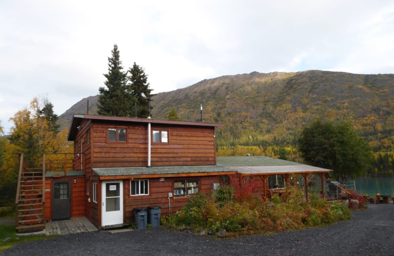 Exterior view of Kenai River Drifter's Lodge.