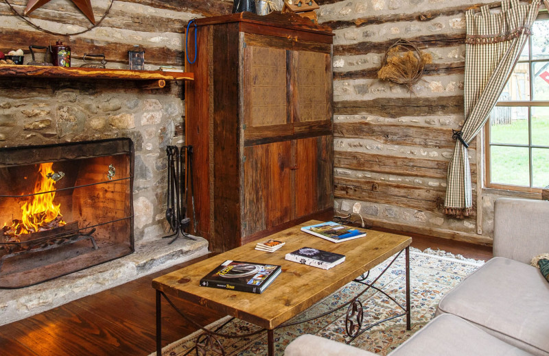 Cabin living room at Barons Creekside.