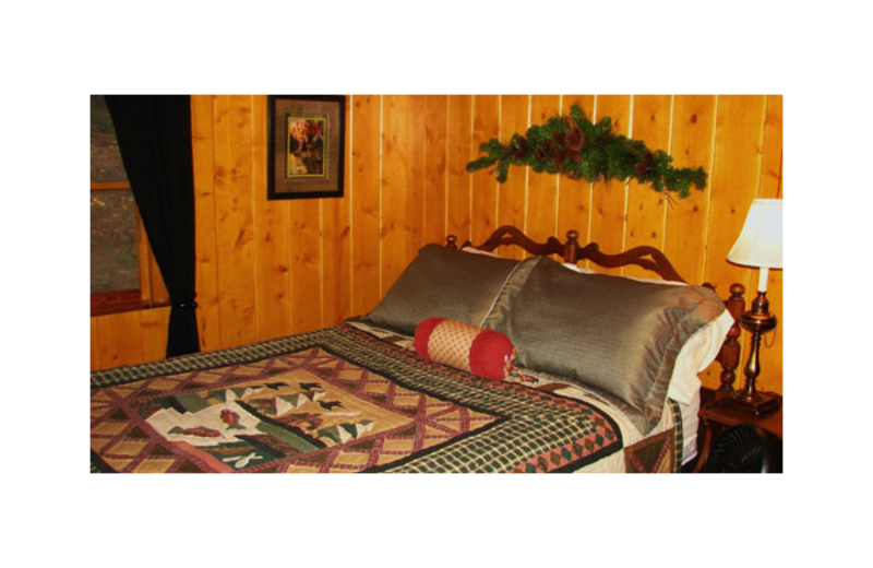 Guest bedroom at The Evergreens On Fall River.