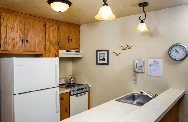 Guest kitchen at Waterbury Inn Condominium Resort.