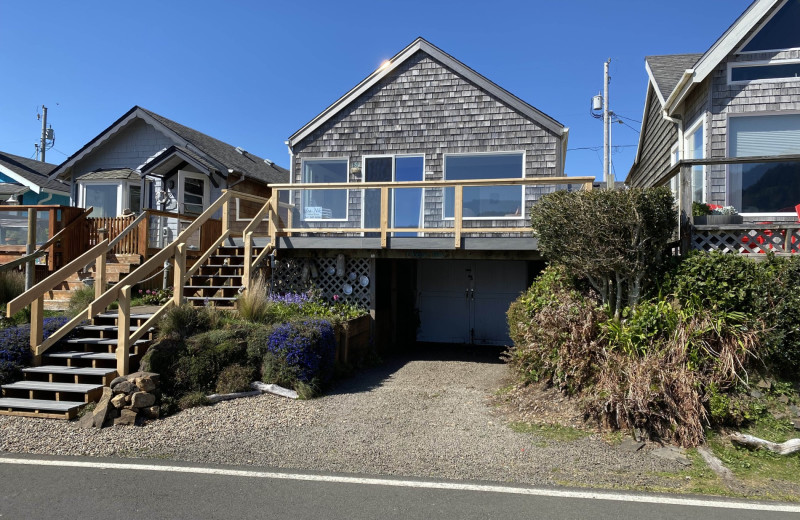Rental exterior at Sea-Nik Vacation Rentals.