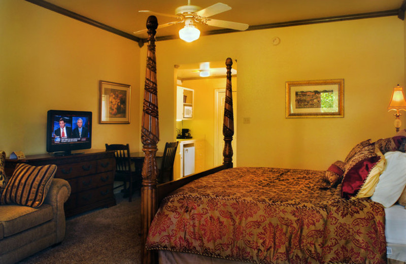 Guest room at Inn on Barons Creek.