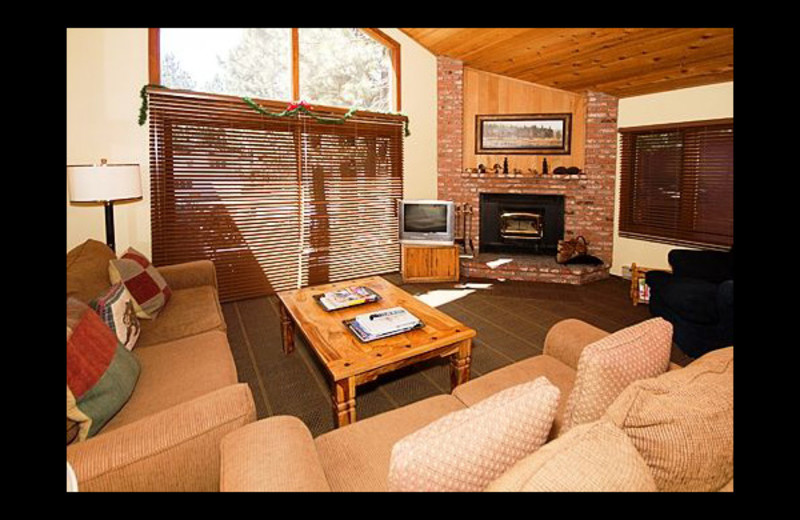 Vacation rental living room at JetLiving.