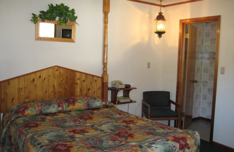 Guest room at Cedar Wood Inn.