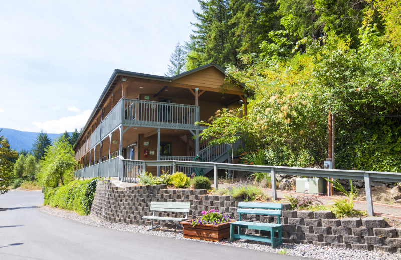 Exterior view of Carson Hot Springs Spa and Golf Resort.