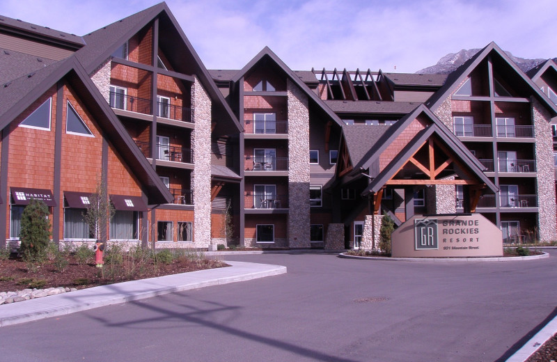 Exterior view of Paradise Resort Club.