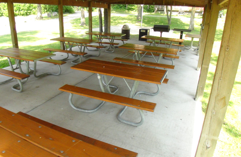 Picnic area at Acorn Hill Resort.