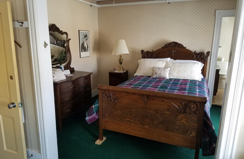 Guest room at Eagles on the River and Anderson House Hotel.