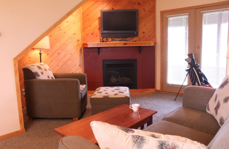 Cabin living room at Ruttger's Bay Lake Lodge.