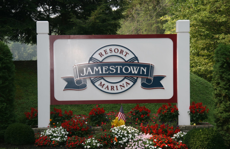 Jamestown Resort and Marina sign.