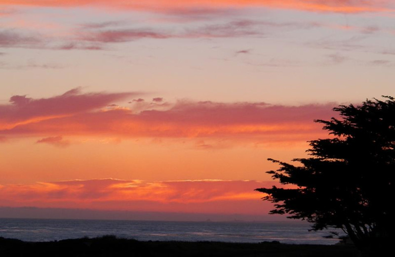 Beach sunset at Sea Otter Inn.