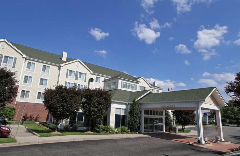 Exterior view of Hilton Garden Inn Westbury.