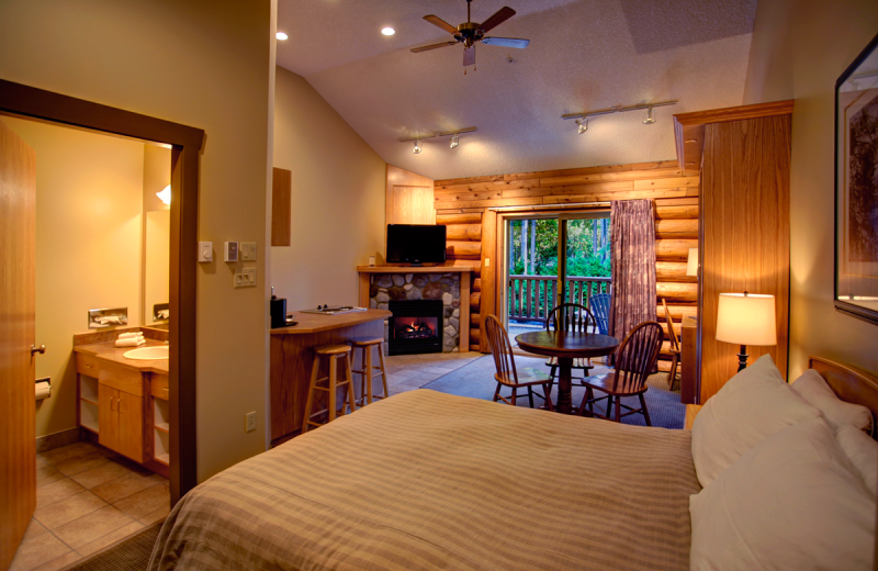 Guest room at Tigh-Na-Mara Resort.