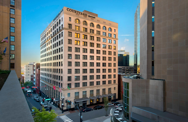 Exterior view of Courtyard by Marriott Nashville Downtown.