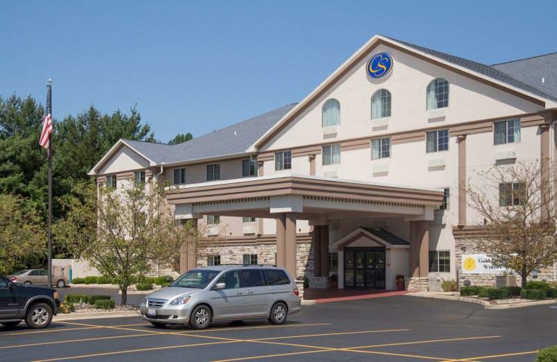 Exterior view of Comfort Suites Stevensville - St. Joseph.
