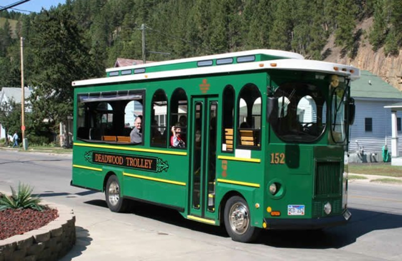 Trolley tours at Cedar Wood Inn.