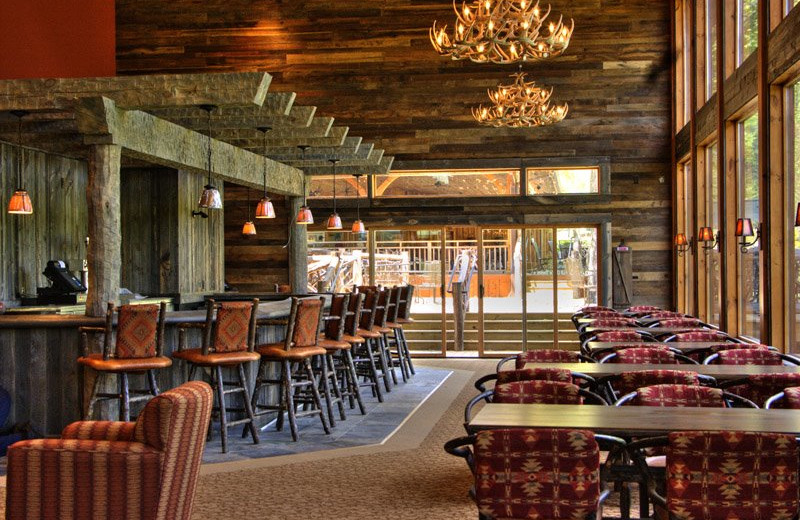 Dining at Laurel Ridge Country Club & Event Center.