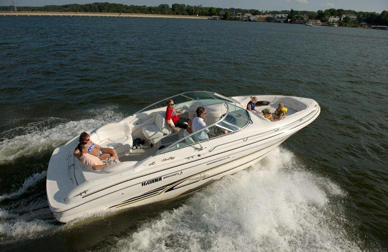 Boating at Your Lake Vacation/Al Elam Property Management.