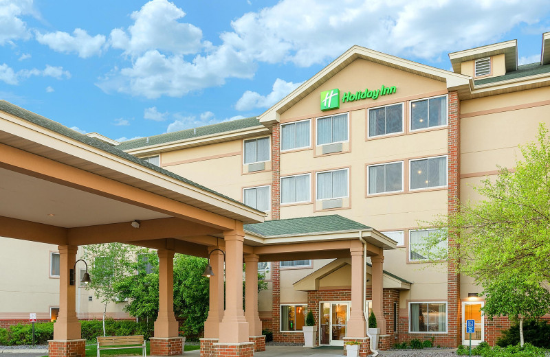 Exterior view of Holiday Inn Minneapolis NW Elk River & Wild Woods Waterpark.