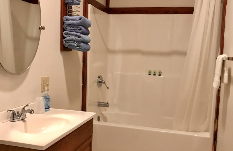 Cabin bathroom at The Exotic Resort Zoo.