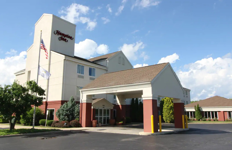 Exterior view of Hampton Inn Sandusky-Central.